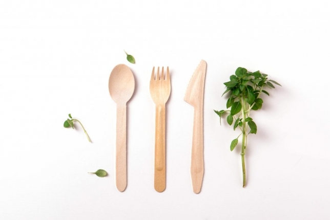 How can wooden cutlery benefit the enironment and humans
